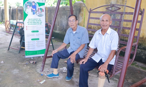 Quang Tri: Prosthetic limbs and orthopedic devices handed over to persons with disabilities